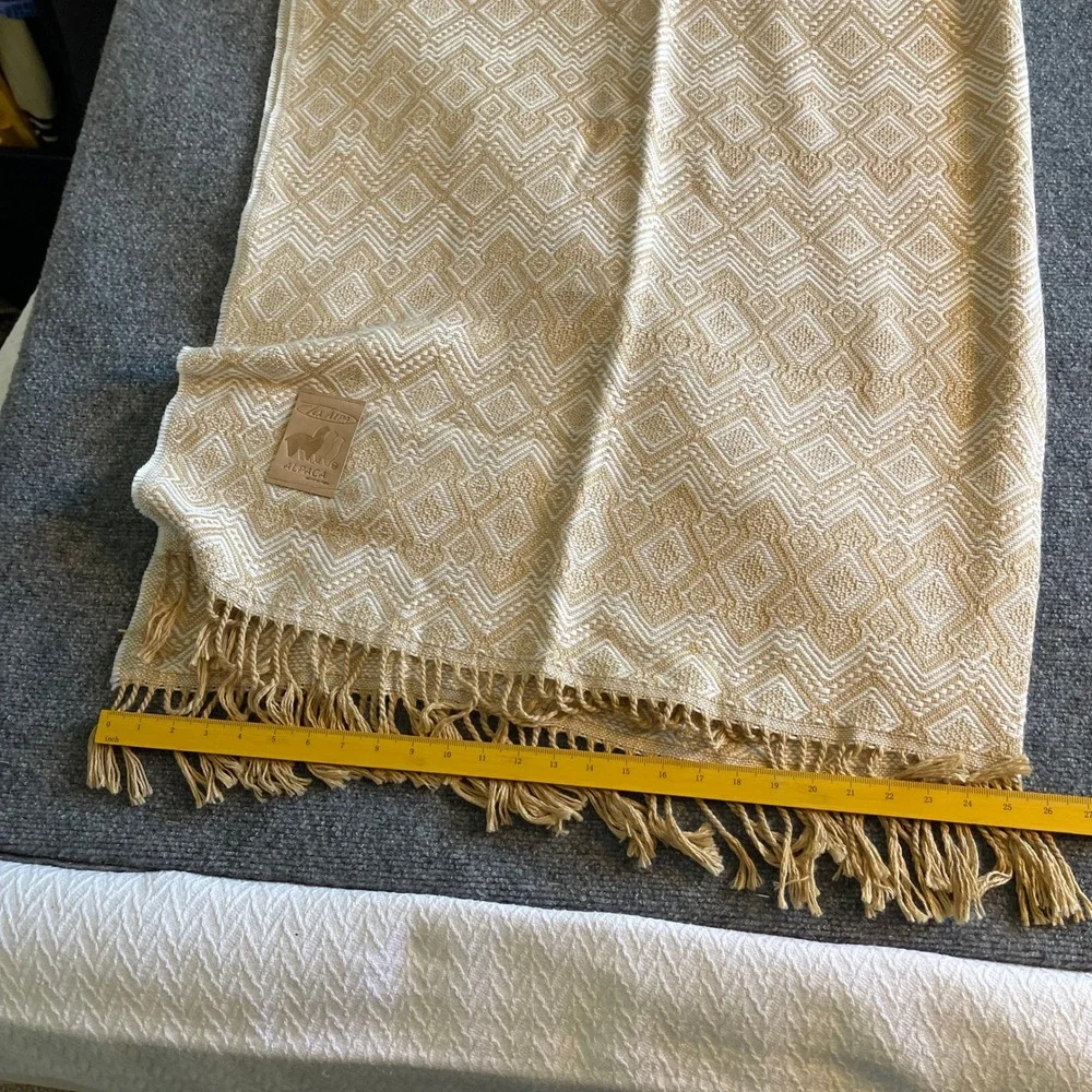 Tex Alpa Alpaca Wool Scarf Tan Cream Geometric Diamond Fringed Made in Peru 25in
